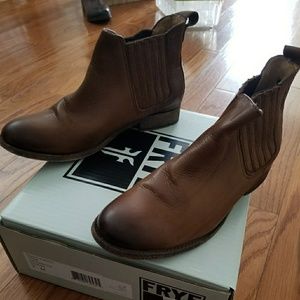 Frye Women's Pippa Chelsea Boots